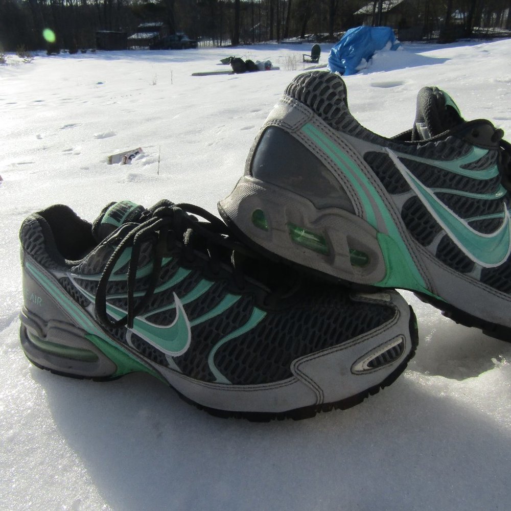 NIKE MAX AIR TORCH 4 WOMENS SIZE 8.5